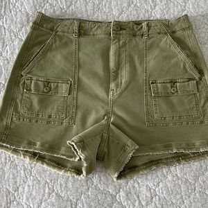 American Eagle 90’s Boyfriend Shorts